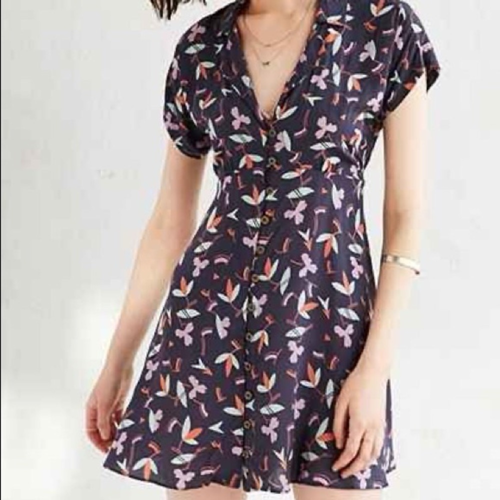 🆕 Kimchi Blue Patterned Short Sleeve Mini Shirt Dress Urban Outfitters Size M